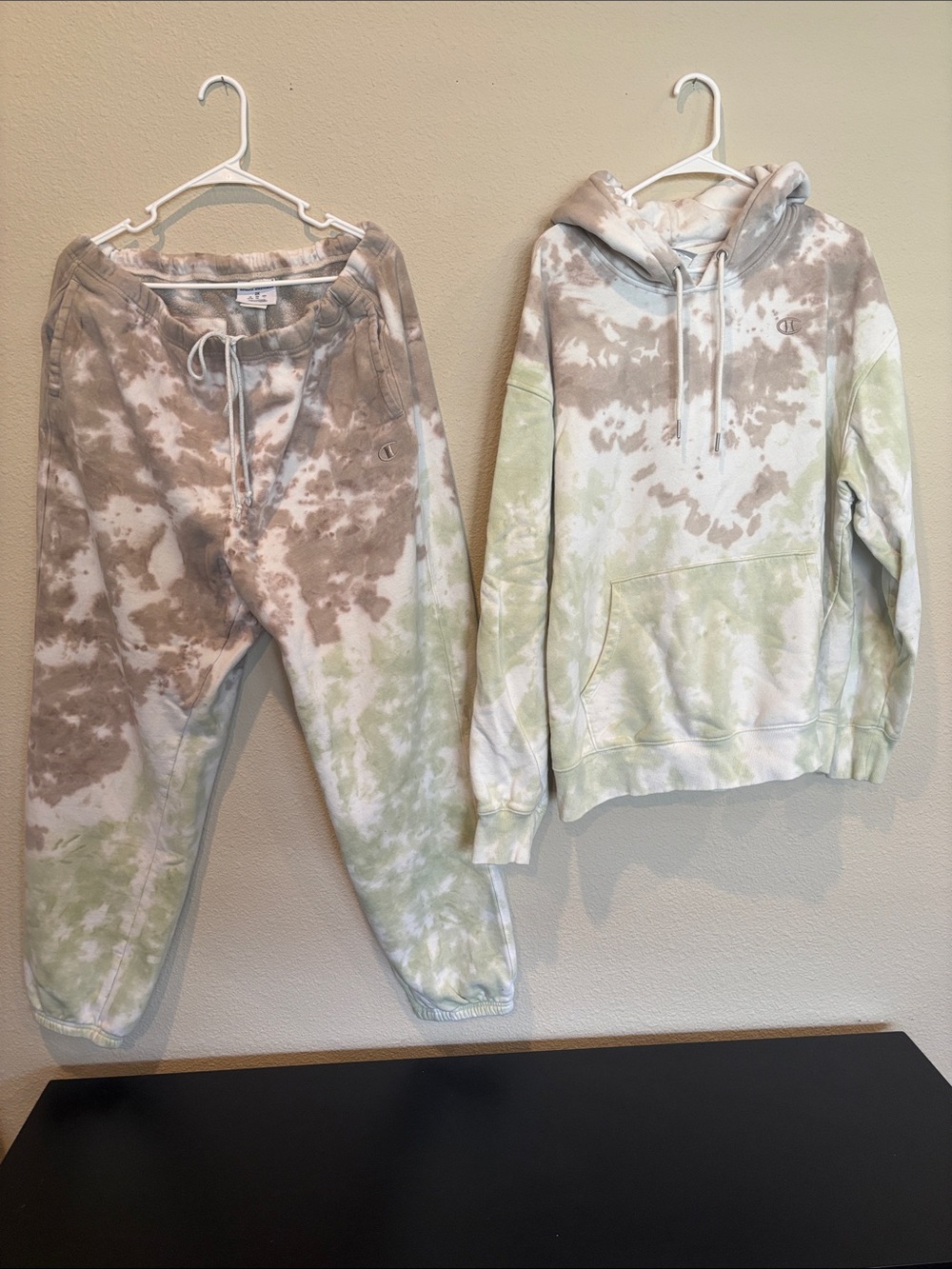 2X Champion Tie-Dye women’s Sweatpants & Hoodie SET- Taupe & Light Green